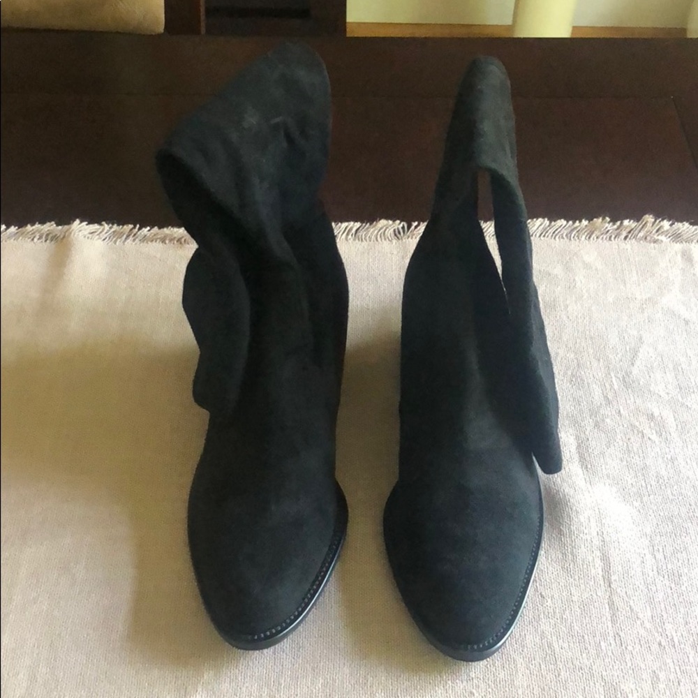 Donald J Pliner Seude Boots